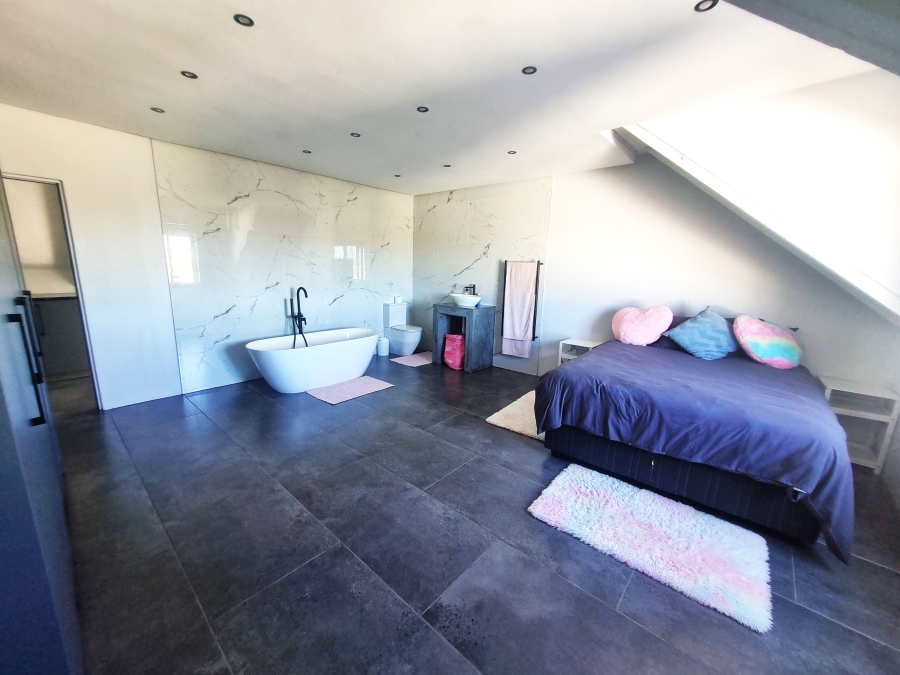 9 Bedroom Property for Sale in Long Acres Country Estate Western Cape